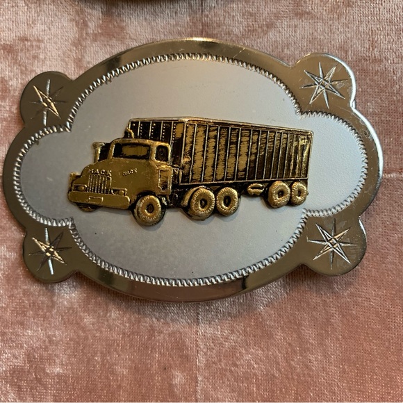 Lot of 3 Metal Vintage Belt Buckles - eagle, big rig, and Century 21 - Picture 2 of 8